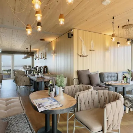 Holiday home Stunning In Lembruch-duemmer With Kitchen